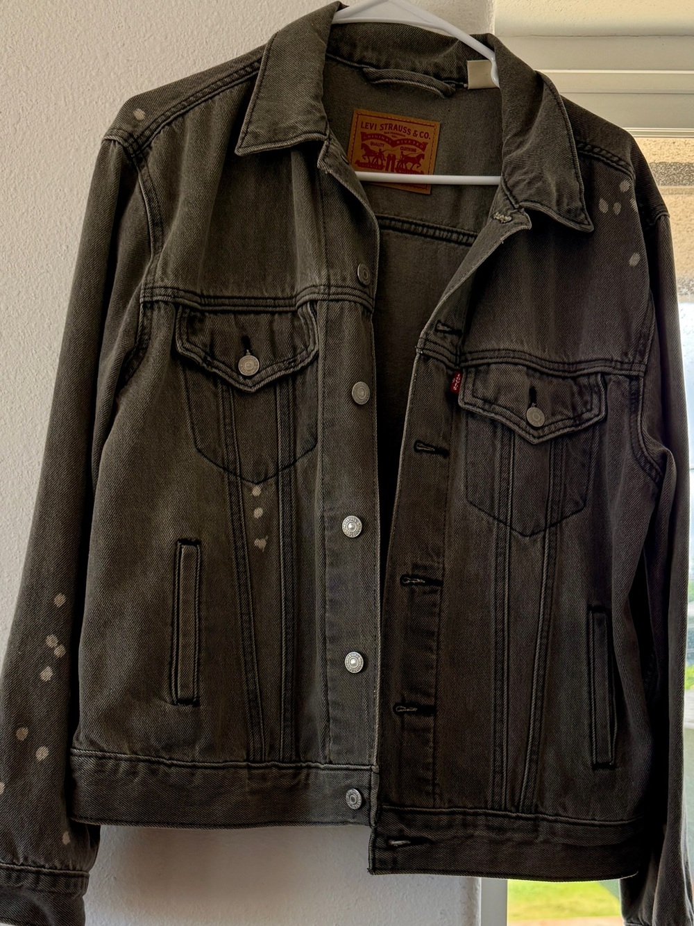 Levi's Women's Dark Gray Denim Jacket with Paint Splatter